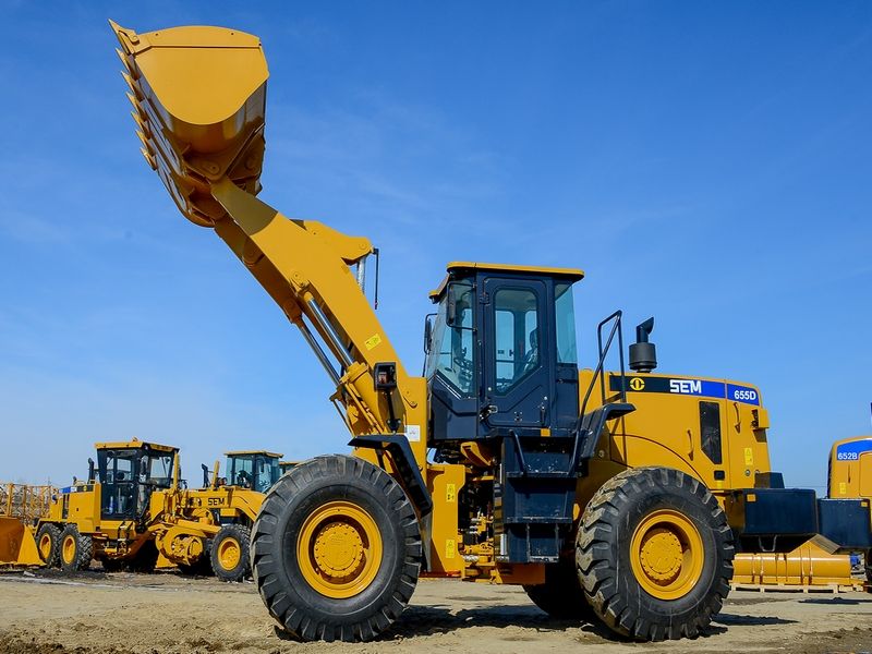 Аренда фронтального погрузчика SEM 655D