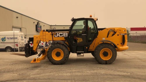 Аренда телескопического погрузчика 16.7м JCB 550-170